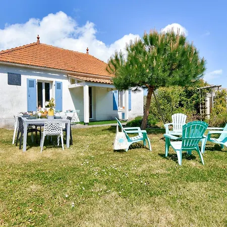 Holiday home Maison Avec Jardin Pour 4 - 800m De La